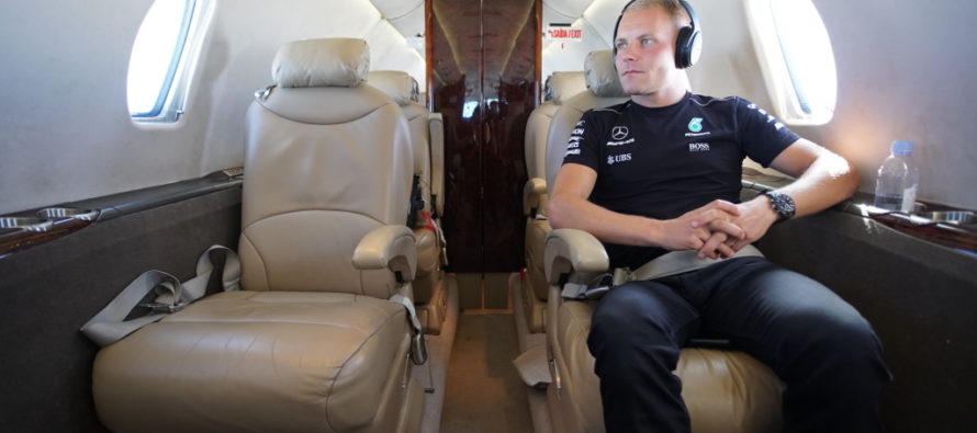Πώς ταξιδεύουν στον αέρα οι πιλότοι της Mercedes; (video)