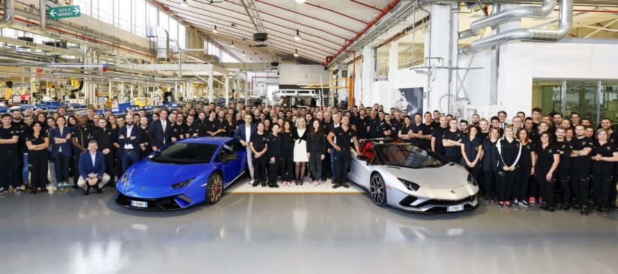 Πόσες Huracan και Aventador έχει κατασκευάσει η Lamborghini;