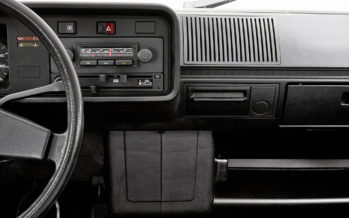Tα ηχοσυστήματα του VW Golf από το 1974 μέχρι σήμερα (video)