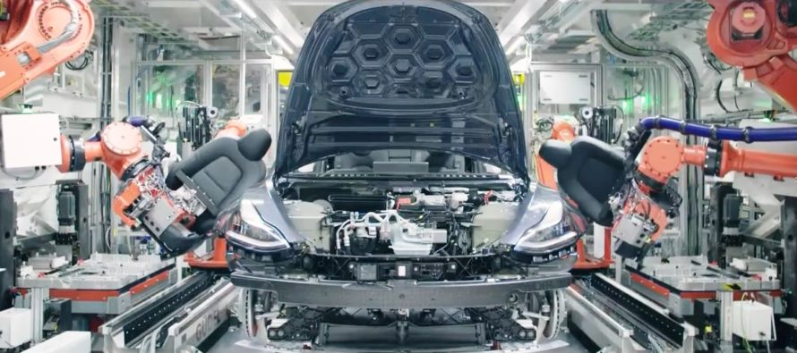 Η υπερσύγχρονη γραμμή παραγωγής του Tesla Model 3 (video)