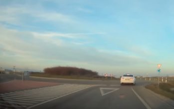 Δείτε την επικίνδυνη είσοδο ενός Audi A8 σε κυκλικό κόμβο (video)