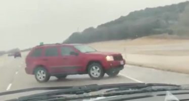 Γλίστρησε στον πάγο ένα Jeep Grand Cherokee (video)