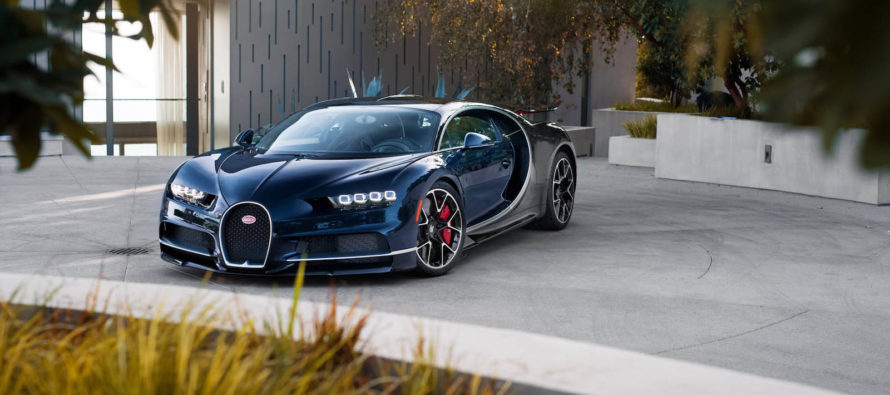 Ενδιαφέρεται κανείς για μια Bugatti Chiron;