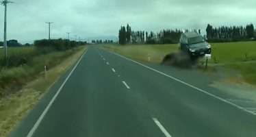 Άλμα στον αέρα για ένα SUV (video)