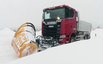 Δείτε το εκχιονιστικό φορτηγό της Scania (video)
