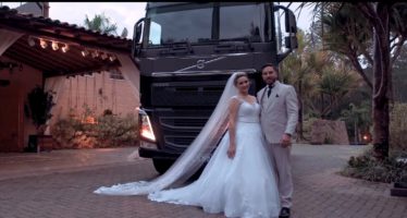 Δώρο γάμου έγινε ένα φορτηγό της Volvo (video)