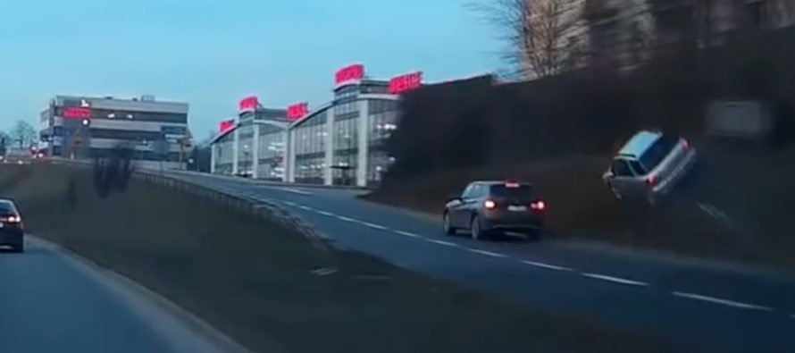 Δείτε ένα Subaru Impreza να σκαρφαλώνει (video)
