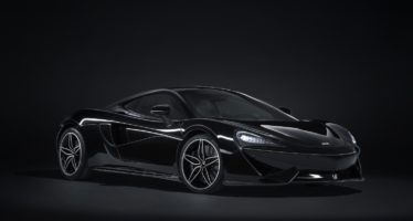 Όλα μαύρα για αυτή την McLaren 570GT