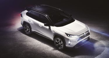 Δυναμικότερο και ανετότερο και νέο Toyota RAV4