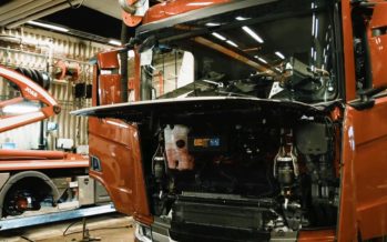 Τοποθέτηση ηχοσυστήματος σε φορτηγό Scania (video)
