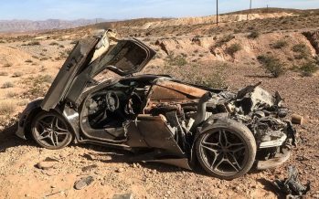 Μια McLaren 720S βρέθηκε κατεστραμμένη στην έρημο