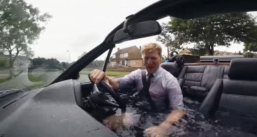 Μια BMW που γίνεται και πισίνα (video)