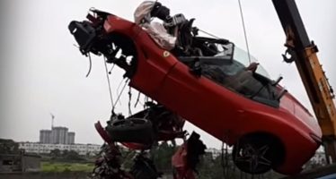 Νεκρός ο οδηγός μιας Ferrari California T μετά από σύγκρουση (video)