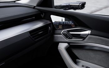 Με ενσωματωμένες οθόνες στις πόρτες το νέο Audi E-Tron