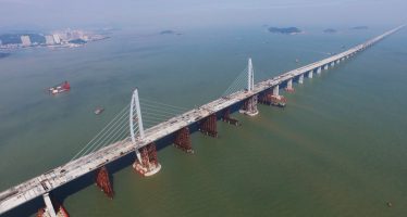 Η μεγαλύτερη γέφυρα του κόσμου είναι έτοιμη (video)