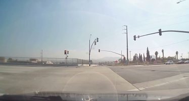 Δυο Honda συγκρούστηκαν μεταξύ τους και το ένα ανετράπη (video)