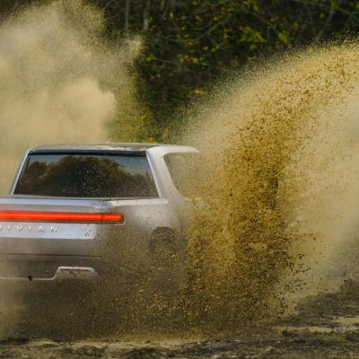821ac453-rivian-unveils-r1t-electric-truck-7