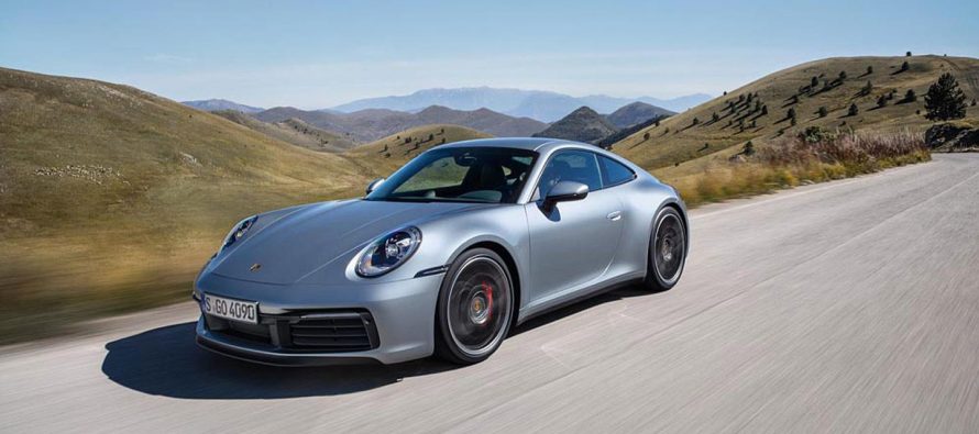 Σαγηνεύει η νέα Porsche 911 (video)