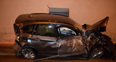 Δείτε πως αυτή η BMW X1 μπήκε πετώντας μέσα σε τούνελ (video)