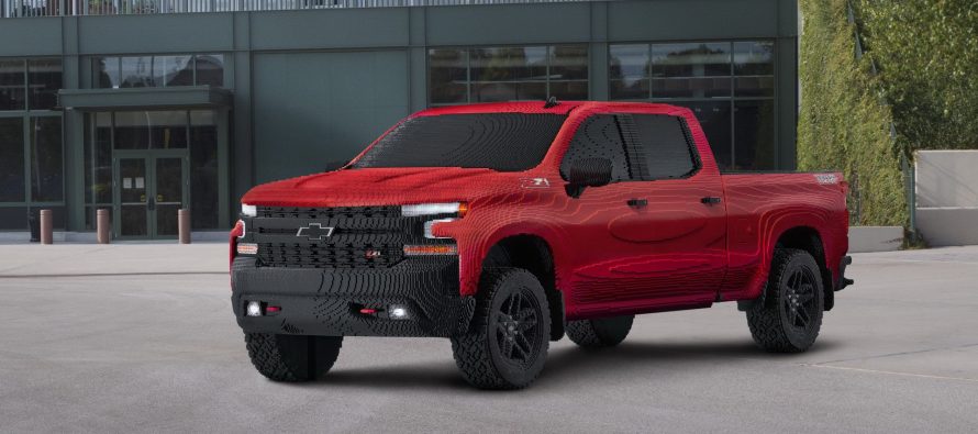 Ένα Chevrolet Silverado από 334.544 τουβλάκια Lego