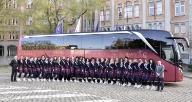 Το λεωφορείο που μετέφερε τις πιο όμορφες Γαλλίδες
