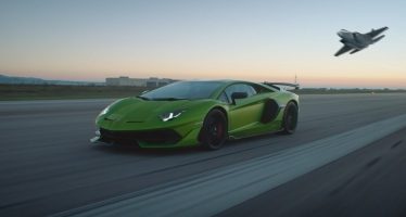 Τι κοινό έχει ένα μαχητικό αεροσκάφος με τη Lamborghini Aventador SVJ; (video)