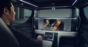Oθόνη 26 ιντσών στην καμπίνα του νέου Lexus LM (video)