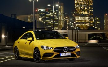 Κίτρινο βέλος που σκίζει την άσφαλτο η νέα Mercedes CLA 35 (video)