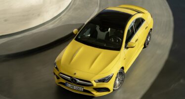 Ανακαλούνται Mercedes για προληπτικό έλεγχο στη συγκόλληση ηλιοροφής
