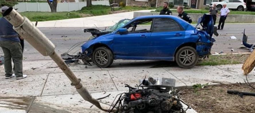 Ο οδηγός και ο κινητήρας ενός Subaru WRX εκτοξεύτηκαν μετά από σύγκρουση
