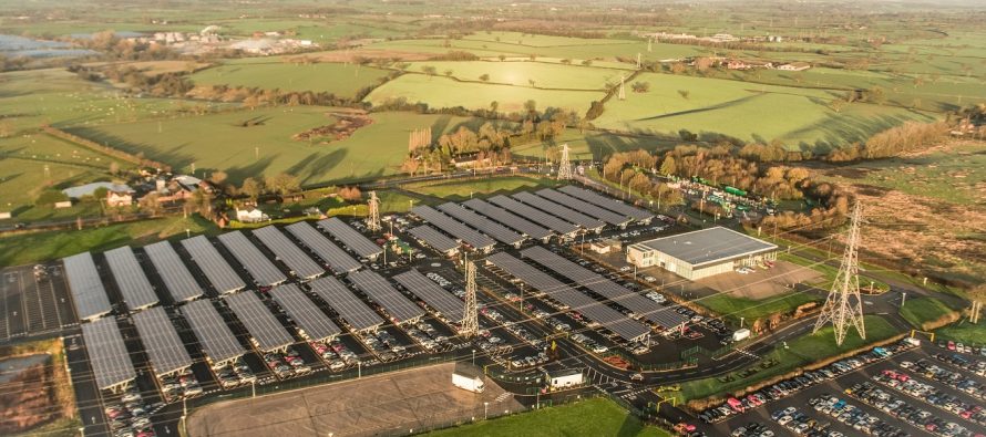 Σε τι χρησιμεύουν πάνω από 30.000 ηλιακά πάνελ στη Βentley;