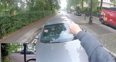 Ποδηλάτης συνέλαβε τον οδηγό μιας Mercedes που παρανόμησε (video)