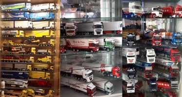 Δείτε μια τεράστια συλλογή από μινιατούρες φορτηγών