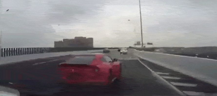 Έτσι καταστράφηκε αυτή η Ferrari F12 (video)