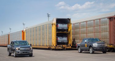 Δείτε το ηλεκτροκίνητο Ford F-150 να ρυμουλκεί πάνω από 453 τόνους (video)