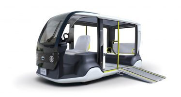 Το νέο Toyota APM είναι λεωφορείο και ασθενοφόρο