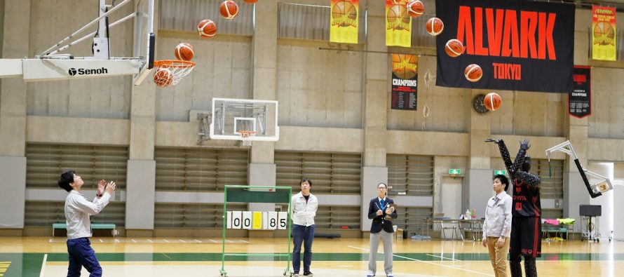 O μπασκετμπολίστας της Toyota που έβαλε 2.020 συνεχόμενα καλάθια (video)