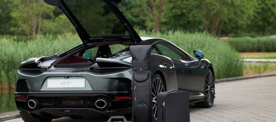 Σετ αποσκευών αξίας άνω των 12.000 ευρώ για τη McLaren GT