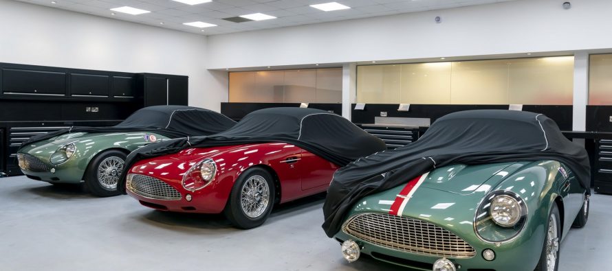 Οι δυο Aston Martin που πωλούνται υποχρεωτικά μαζί στα 7 εκατ. ευρώ