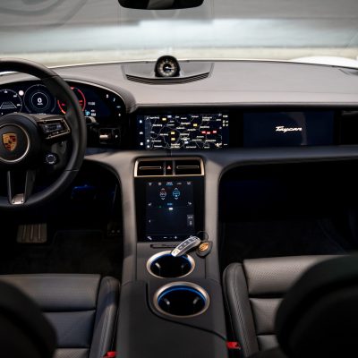 Porsche-Taycan-Interior-2020