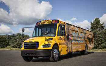 Στην Ελλάδα γερασμένα σχολικά λεωφορεία και στην Αμερική ηλεκτροκίνητα