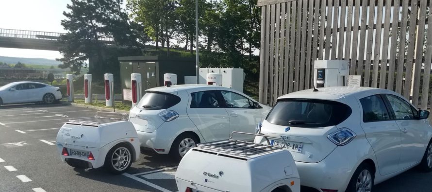 Το τρέιλερ-μπαταρία που φορτίζει ηλεκτρικά αυτοκίνητα (video)