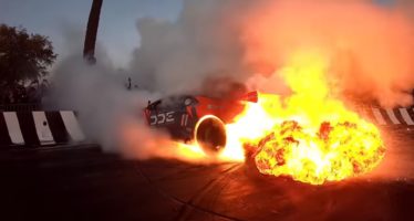 Δείτε πως πήρε φωτιά αυτή η Lamborghini (video)