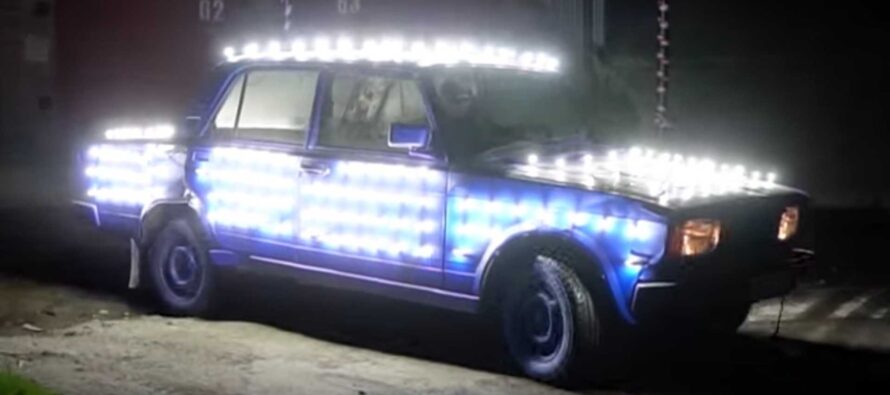 Το Lada που τυφλώνει με εκατοντάδες Led φώτα (video)