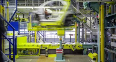 Αβέβαιο μέλλον για 1.600 εργαζομένους σε εργοστάσιο της Mercedes