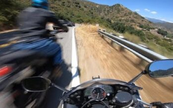 Μοτοσυκλέτα φρενάρει με 145 χλμ./ώρα (video)