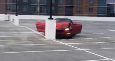 Κολόνα και Ford Mustang GT έγιναν ένα! (video)