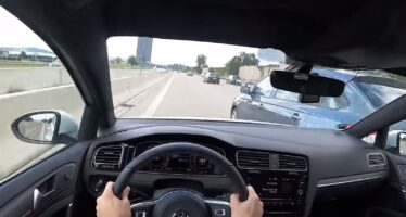 Volkswagen Golf GTΙ τρακάρει με 230 χλμ./ώρα (video)