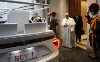 Με Toyota μετακινείται ο Πάπας Φραγκίσκος