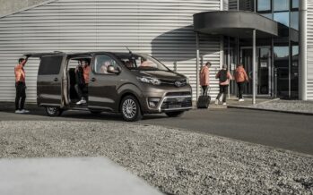 Ανακαλούνται 292 Toyota Proace στην Ελλάδα – Ενδέχεται να σβήσουν οι οθόνες τους